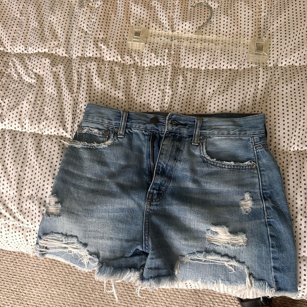 American Eagle Outfitters Light Blue Distressed Mom Jean Shorts